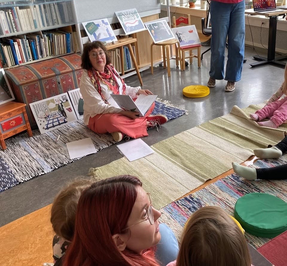 Marianne bjöd på pyssel och högläsning på meänkieli